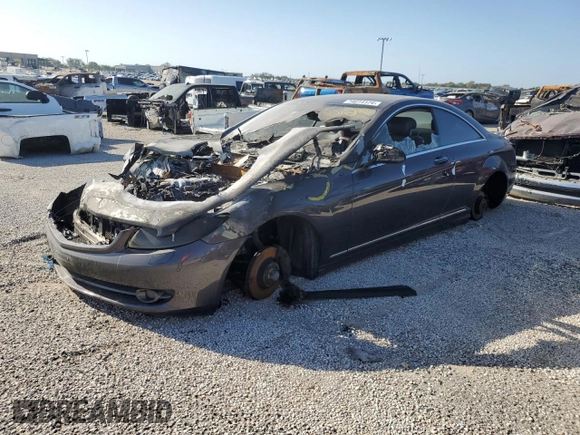 2007 Mercedes-Benz CL 550 z VIN WDDEJ71X37A001810, wystawiony jako Copart lot #74014174 z przebiegiem Nie podano mil oraz Szkoda całkowita • Salvage title. Historia ofert i sprzedaży dostępna na DreamBid. Obrazek 1.