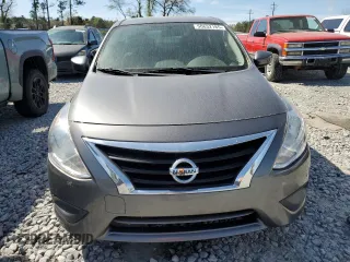 2019 Nissan Versa SV z VIN 3N1CN7AP9KL832688, wystawiony jako Copart lot #50632185 z przebiegiem 79 516 mil mil oraz Szkoda całkowita • Salvage title. Historia ofert i sprzedaży dostępna na DreamBid. Obrazek 5.