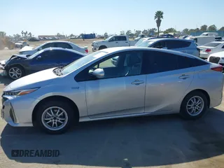 2017 Toyota Prius Plus with VIN JTDKARFP6H3021962, listed as a IAAI auction lot 42235283 with 168,233 mi miles and . Bid and sale history available at DreamBid. Image 14.