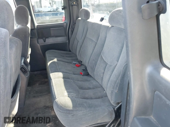 2005 Chevrolet Silverado 1500 LS with VIN 2GCEC19T051261530, listed as a IAAI auction lot 41624941 with 246,685 mi miles. Bid and sale history available at carsss.com. Image 8.