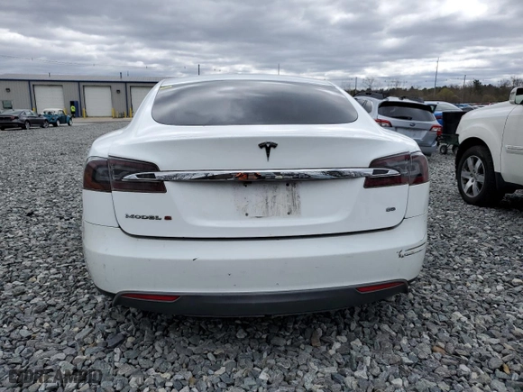 2013 Tesla Model S with VIN 5YJSA1DN6DFP11453, listed as a Copart auction lot 52782045 with 0 mi miles and Clean Title. Bid and sale history available at carsss.com. Image 6.