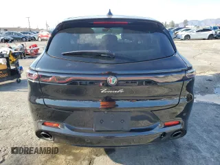2024 Alfa Romeo Tonale Veloce z VIN ZASPATDW1R3055326, wystawiony jako Copart lot #42246275 z przebiegiem 7123 mil mil oraz Szkody całkowita. Historia ofert i sprzedaży dostępna na DreamBid. Obrazek 6.