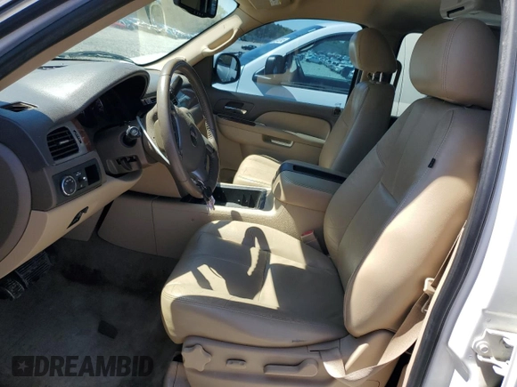 2011 GMC Yukon XL SLT with VIN 1GKS1KE01BR144055, listed as a Copart auction lot 49709875 with 276,304 mi miles and Salvage Title. Bid and sale history available at DreamBid. Image 7.