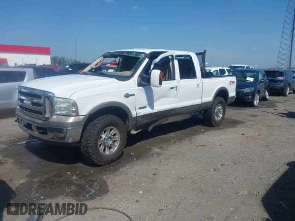 2006 Ford F-250 XL z VIN 1FTSW21P56ED13667, wystawiony jako IAAI lot #42108168 z przebiegiem 175 075 mil mil oraz . Historia ofert i sprzedaży dostępna na DreamBid. Obrazek 2.