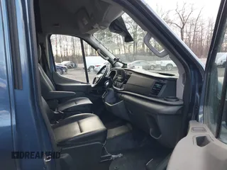 2023 Ford Transit Cargo z VIN 1FTBR3X86PKA19968, wystawiony jako IAAI lot #41587524 z przebiegiem 44 987 mil mil oraz . Historia ofert i sprzedaży dostępna na DreamBid. Obrazek 5.