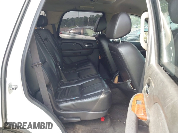 2007 Chevrolet Tahoe LS with VIN 1GNFC13J97R109226, listed as a IAAI auction lot 42304983 with 348,630 mi miles and . Bid and sale history available at DreamBid. Image 8.