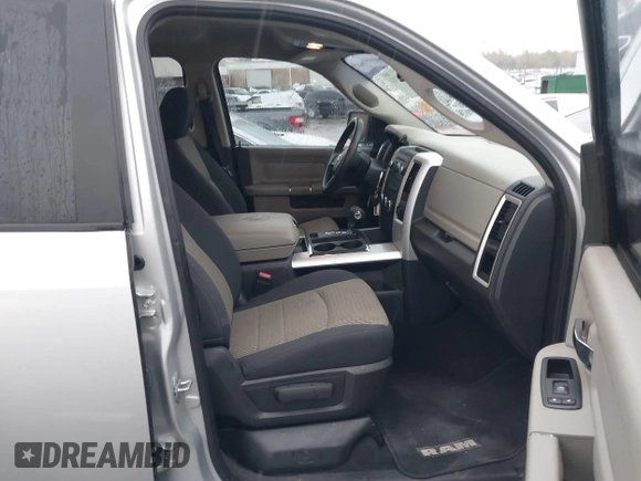2012 Ram 1500 Big Horn z VIN 1C6RD6GT3CS224300, wystawiony jako IAAI lot #40807733 z przebiegiem 145 495 mil mil oraz . Historia ofert i sprzedaży dostępna na DreamBid. Obrazek 5.