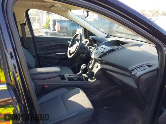 2018 Ford Escape SE z VIN 1FMCU9GD5JUB15259, wystawiony jako IAAI lot #42182040 z przebiegiem 122 194 mil mil oraz . Historia ofert i sprzedaży dostępna na DreamBid. Obrazek 5.