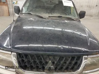 2002 Mitsubishi Montero XLS z VIN JA4MT31R92P011736, wystawiony jako IAAI lot #41920177 z przebiegiem 207 009 mil mil oraz . Historia ofert i sprzedaży dostępna na DreamBid. Obrazek 6.
