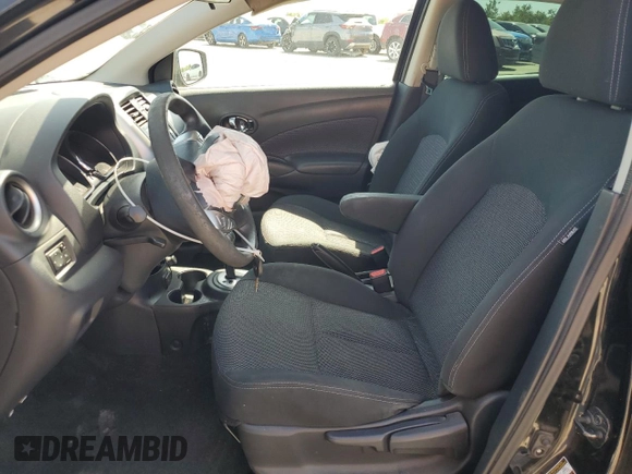 2017 Nissan Versa SV z VIN 3N1CN7AP8HL841701, wystawiony jako Copart lot #55702695 z przebiegiem 111 104 mil mil oraz Szkoda całkowita • Salvage title. Historia ofert i sprzedaży dostępna na DreamBid. Obrazek 7.