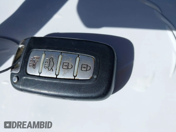 2014 Hyundai Sonata SE with VIN 5NPEC4AC7EH922630, listed as a IAAI auction lot 42070649 with 137,753 mi miles and . Bid and sale history available at DreamBid. Image 11.