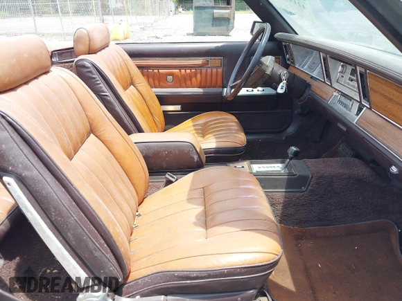 1982 Chrysler LeBaron z VIN 1C3BC55D2CG145033, wystawiony jako IAAI lot #42145500 z przebiegiem 20 643 mil mil oraz . Historia ofert i sprzedaży dostępna na DreamBid. Obrazek 5.