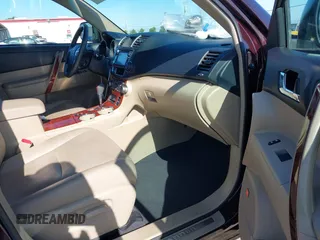 2013 Toyota Highlander Limited z VIN 5TDDK3EH7DS276173, wystawiony jako IAAI lot #42223590 z przebiegiem 45 821 mil mil oraz . Historia ofert i sprzedaży dostępna na DreamBid. Obrazek 5.