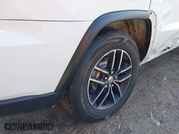 2017 Jeep Grand Cherokee Trailhawk with VIN 1C4RJFLG2HC670868, listed as a IAAI auction lot 42711041 with 129,465 mi miles and . Bid and sale history available at DreamBid. Image 18.