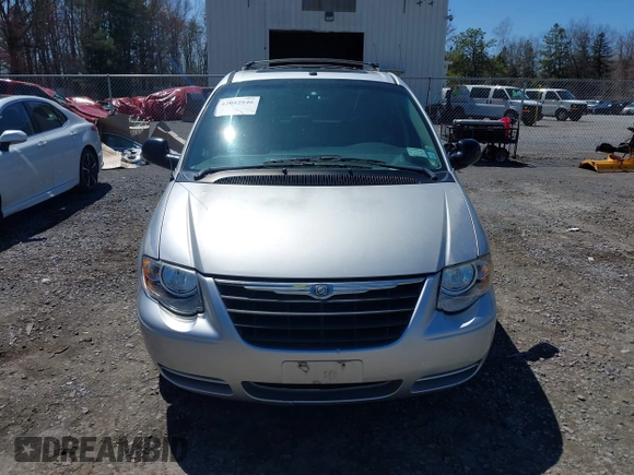 2006 Chrysler Town & Country LWB Touring with VIN 2A4GP54LX6R844499, listed as a IAAI auction lot 42082846 with 133,091 mi miles. Bid and sale history available at carsss.com. Image 6.