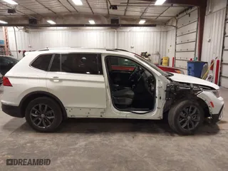 2022 Volkswagen Tiguan SE with VIN 3VV2B7AX4NM077645, listed as a IAAI auction lot 41441603 with 31,782 mi miles. Bid and sale history available at carsss.com. Image 14.