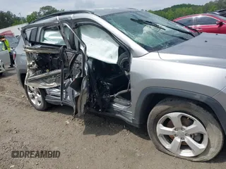 2019 Jeep Compass Latitude with VIN 3C4NJCBB3KT851086, listed as a IAAI auction lot 42248059 with 149,351 mi miles and . Bid and sale history available at DreamBid. Image 6.