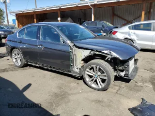 2017 BMW 3 Series 330i xDrive z VIN WBA8D9G3XHNU65604, wystawiony jako Copart lot #49006935 z przebiegiem 86 739 mil mil oraz Szkoda całkowita • Salvage title. Historia ofert i sprzedaży dostępna na DreamBid. Obrazek 4.