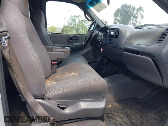 2001 Ford F-150 XL with VIN 1FTRX18L91KF29881, listed as a IAAI auction lot 42021554 with 199,041 mi miles. Bid and sale history available at carsss.com. Image 5.