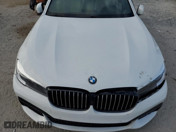 2018 BMW 7 Series 740i with VIN WBA7E2C55JG742869, listed as a Copart auction lot 52317095 with 0 mi miles and Salvage Title. Bid and sale history available at carsss.com. Image 12.