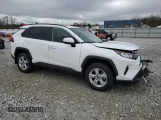 2020 Toyota RAV4 XLE with VIN 2T3P1RFV5LC070811, listed as a Copart auction lot 52326875 with 49,333 mi miles and Salvage Title. Bid and sale history available at carsss.com. Image 4.