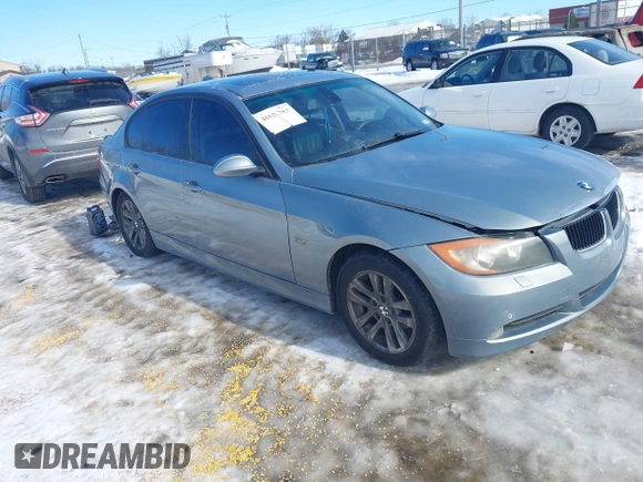 2006 BMW 3 Series 325xi with VIN WBAVD13596KV03561, listed as a IAAI auction lot 41621783 with 185,787 mi miles. Bid and sale history available at carsss.com. Image 1.