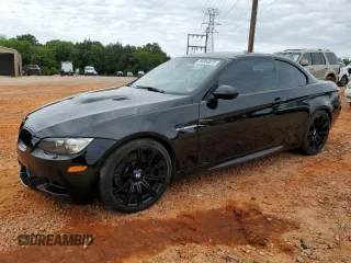 2011 BMW M3 z VIN WBSDX9C56BE584976, wystawiony jako Copart lot #56050075 z przebiegiem 110 422 mil mil oraz Szkody całkowita. Historia ofert i sprzedaży dostępna na DreamBid. Obrazek 1.