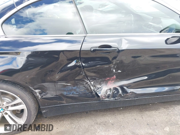 2018 BMW 4 Series 430i z VIN WBA4Z1C55JEC59897, wystawiony jako IAAI lot #41774609 z przebiegiem 80 017 mil mil oraz . Historia ofert i sprzedaży dostępna na DreamBid. Obrazek 6.