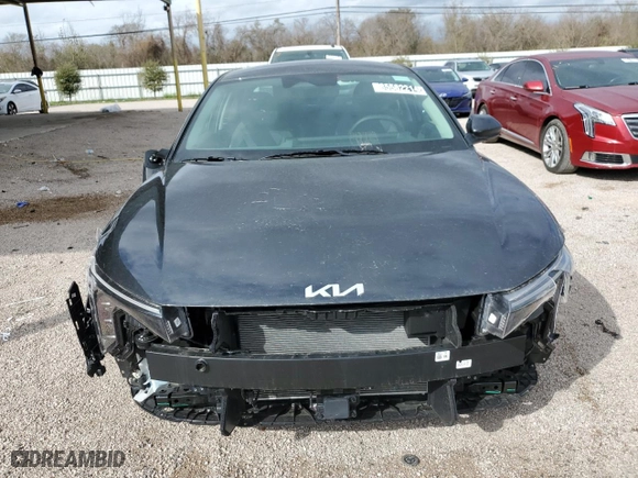 2025 Kia K4 LXS with VIN 3KPFT4DE7SE020075, listed as a Copart auction lot 85582214 with 4,393 mi miles and Clean Title. Bid and sale history available at carsss.com. Image 5.
