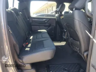 2020 Ram 1500 Big Horn z VIN 1C6SRFFT9LN379629, wystawiony jako Copart lot #51930605 z przebiegiem 71 697 mil mil oraz Szkoda całkowita • Salvage title. Historia ofert i sprzedaży dostępna na DreamBid. Obrazek 10.