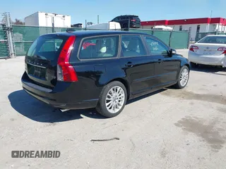 2011 Volvo V50 with VIN YV1672MW0B2612250, listed as a IAAI auction lot 41781498 with 106 mi miles. Bid and sale history available at carsss.com. Image 4.