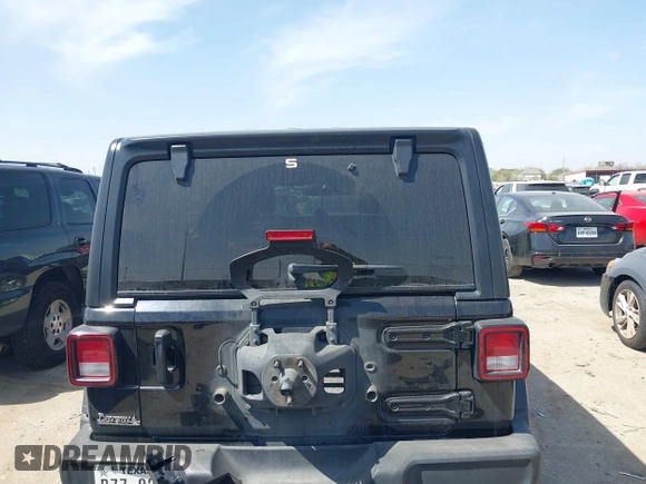 2022 Jeep Wrangler Unlimited Sport S with VIN 1C4HJXDG5NW180130, listed as a IAAI auction lot 41772922 with 47,625 mi miles. Bid and sale history available at carsss.com. Image 16.