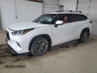 2022 Toyota Highlander Platinum with VIN 5TDFZRBH5NS161441, listed as a Copart auction lot 47849575 with Not provided miles and Salvage title. Bid and sale history available at DreamBid. Image 1.