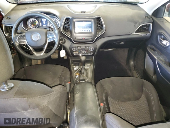 2019 Jeep Cherokee Latitude z VIN 1C4PJLCB8KD130064, wystawiony jako Copart lot #61188805 z przebiegiem 169 508 mil mil oraz Czysty tytuł • Clean title. Historia ofert i sprzedaży dostępna na DreamBid. Obrazek 8.