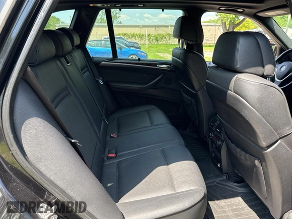 2013 BMW X5 xDrive35i z VIN 5UXZV4C53D0B00978, wystawiony jako Copart lot #56523455 z przebiegiem 170 241 mil mil oraz Czysty tytuł • Clean title. Historia ofert i sprzedaży dostępna na DreamBid. Obrazek 6.