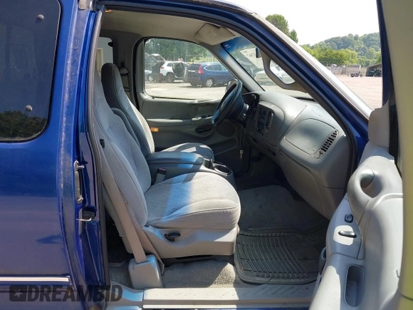 1998 Ford F-150 z VIN 2FTZX1727WCA55840, wystawiony jako IAAI lot #42437567 z przebiegiem 173 975 mil mil oraz . Historia ofert i sprzedaży dostępna na DreamBid. Obrazek 5.