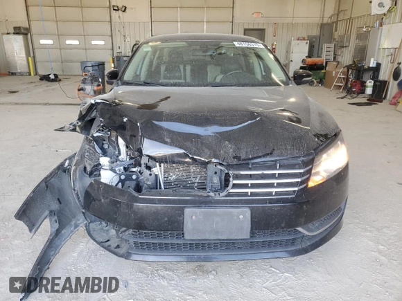 2014 Volkswagen Passat SE z VIN 1VWBN7A35EC121511, wystawiony jako Copart lot #48156315 z przebiegiem 136 472 mil mil oraz Szkoda całkowita • Salvage title. Historia ofert i sprzedaży dostępna na DreamBid. Obrazek 5.