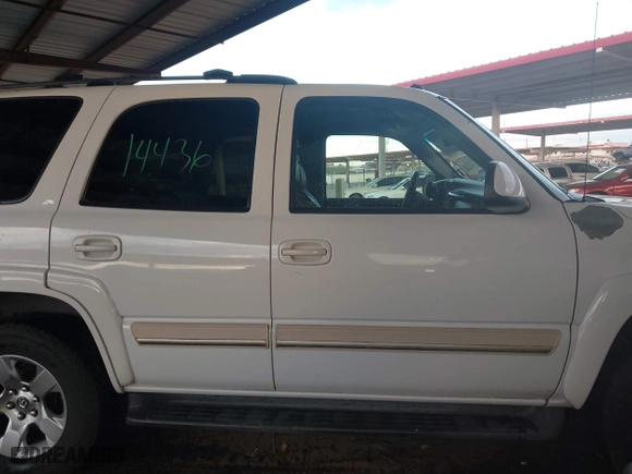 2005 Chevrolet Tahoe LT with VIN 1GNEC13T95R217565, listed as a IAAI auction lot 41361104 with 204,077 mi miles. Bid and sale history available at carsss.com. Image 14.