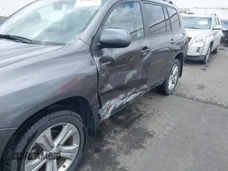 2008 Toyota Highlander Sport with VIN JTEES43A582068687, listed as a IAAI auction lot 42358242 with 137,099 mi miles and . Bid and sale history available at DreamBid. Image 6.
