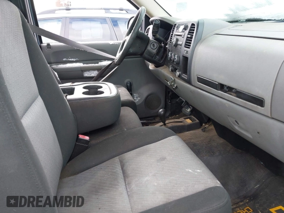 2008 Chevrolet Silverado 1500 Work Truck with VIN 1GCEK14C38Z280529, listed as a IAAI auction lot 41542019 with 188,094 mi miles. Bid and sale history available at carsss.com. Image 5.