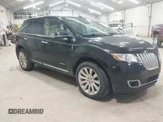 2014 Lincoln MKX with VIN 2LMDJ8JK4EBL16245, listed as a IAAI auction lot 42137824 with 184,479 mi miles. Bid and sale history available at carsss.com. Image 1.