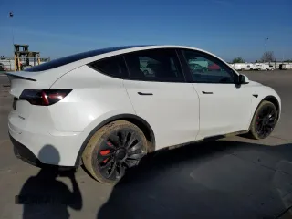 2022 Tesla Model Y Performance с VIN 7SAYGDEF4NF381656, выставлен на аукционе Copart как лот 48758954 с пробегом 18 335 миль миль и Списание • Salvage title. История ставок и продаж доступна на DreamBid. Изображение 3.