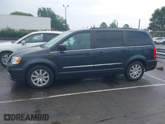 2014 Chrysler Town & Country Touring z VIN 2C4RC1BG4ER439889, wystawiony jako IAAI lot #39977311 z przebiegiem 155 656 mil mil oraz . Historia ofert i sprzedaży dostępna na DreamBid. Obrazek 14.