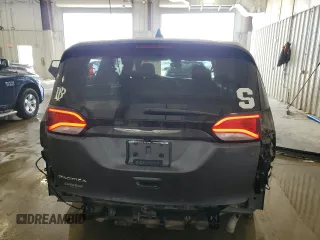 2018 Chrysler Pacifica Touring Plus with VIN 2C4RC1FG5JR122837, listed as a Copart auction lot 58764525 with 136,820 mi miles and Clean title. Bid and sale history available at DreamBid. Image 6.