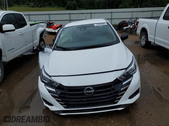 2023 Nissan Versa S z VIN 3N1CN8DV1PL829498, wystawiony jako Copart lot #69470744 z przebiegiem 45 906 mil mil oraz Czysty tytuł • Clean title. Historia ofert i sprzedaży dostępna na DreamBid. Obrazek 5.