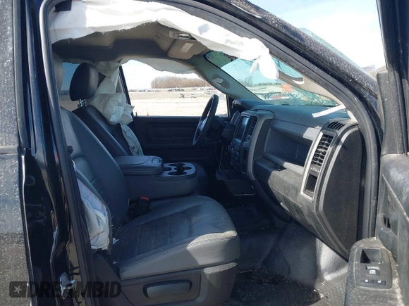2019 Ram 1500 Tradesman z VIN 1C6RR6KM9KS749538, wystawiony jako IAAI lot #41743266 z przebiegiem 164 161 mil mil oraz . Historia ofert i sprzedaży dostępna na DreamBid. Obrazek 5.