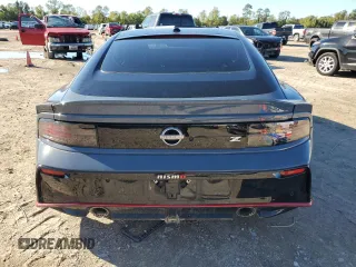 2024 Nissan Z Nismo z VIN JN1BZ4CH0RM360854, wystawiony jako Copart lot #80333234 z przebiegiem 24 237 mil mil oraz Szkody całkowita. Historia ofert i sprzedaży dostępna na DreamBid. Obrazek 6.