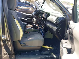 2022 Toyota Tacoma SR с VIN 3TYRX5GN8NT052454, выставлен на аукционе IAAI как лот 41790801 с пробегом Не указан миль и . История ставок и продаж доступна на DreamBid. Изображение 5.