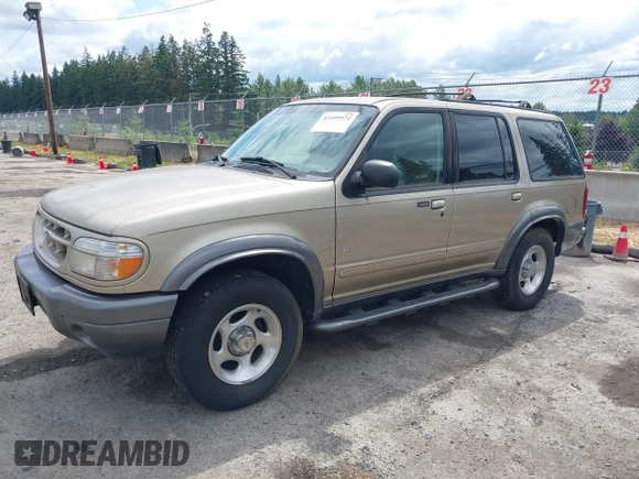 2001 Ford Explorer XLT z VIN 1FMZU73E71ZA79770, wystawiony jako IAAI lot #42499921 z przebiegiem 174 050 mil mil oraz . Historia ofert i sprzedaży dostępna na DreamBid. Obrazek 2.
