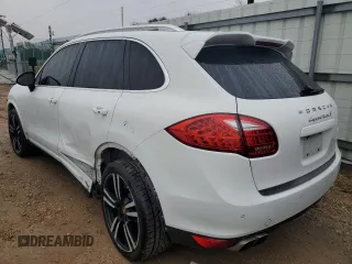 2014 Porsche Cayenne Turbo z VIN WP1AC2A24ELA87297, wystawiony jako Copart lot #80336514 z przebiegiem 86 752 mil mil oraz Szkoda całkowita • Salvage title. Historia ofert i sprzedaży dostępna na DreamBid. Obrazek 2.